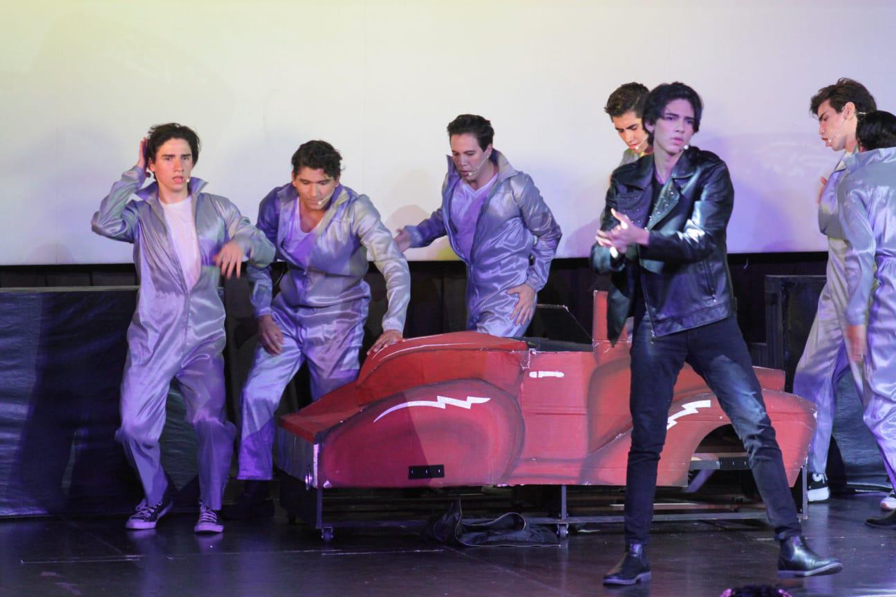 $!La compañía Tres60teatro pone a bailar y a cantar al público con Grease 2022