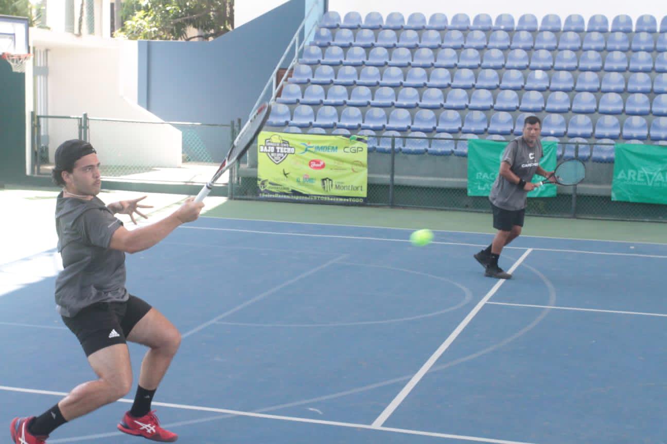 $!Club Cardones domina Bajo Techo de Tenis Mazatlán Open 2022 en la rama varonil