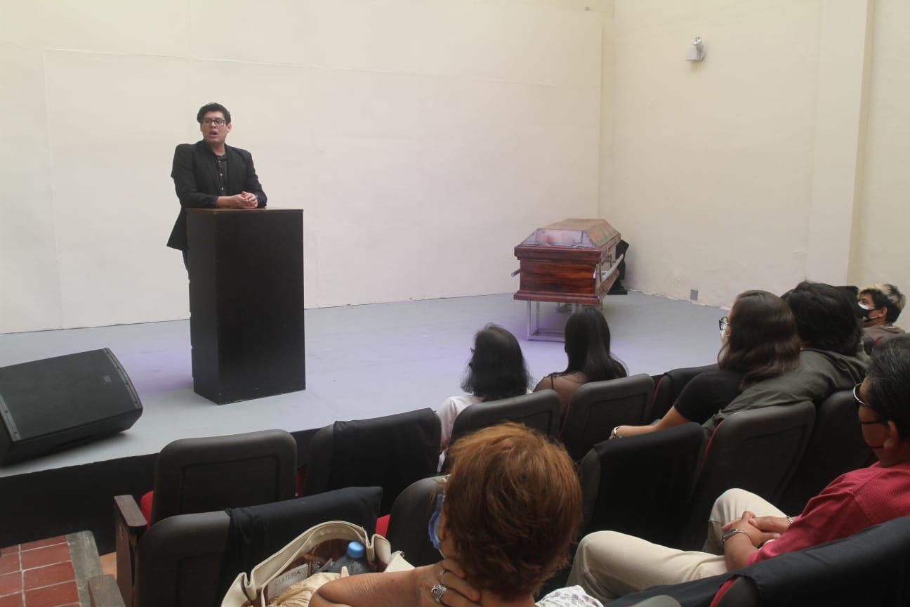 $!La joven compañía arrancó con el monólogo Un churro gracias, con la interpretación del actor José Manzanilla