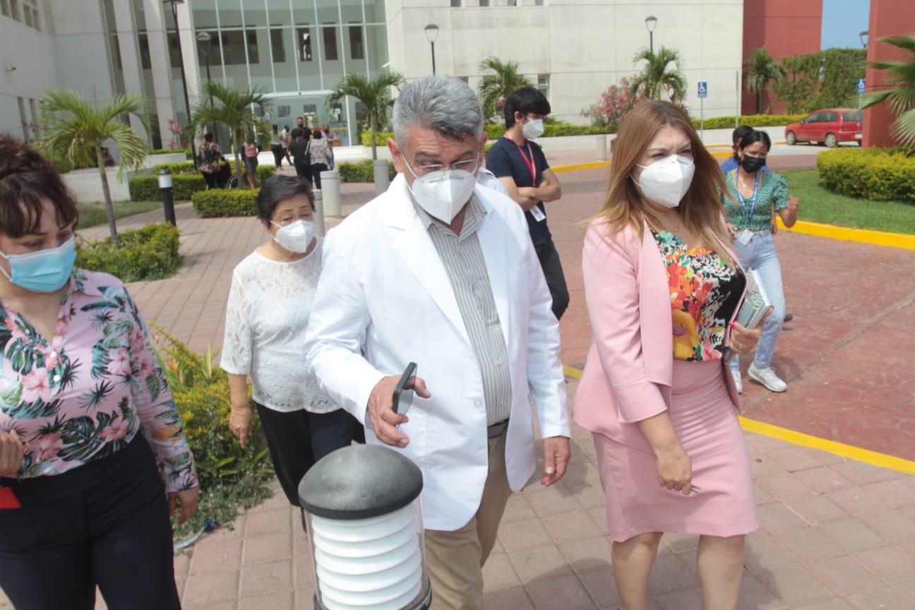 $!Hospital General de Mazatlán recibe en donación sillas, literas y colchones para el personal