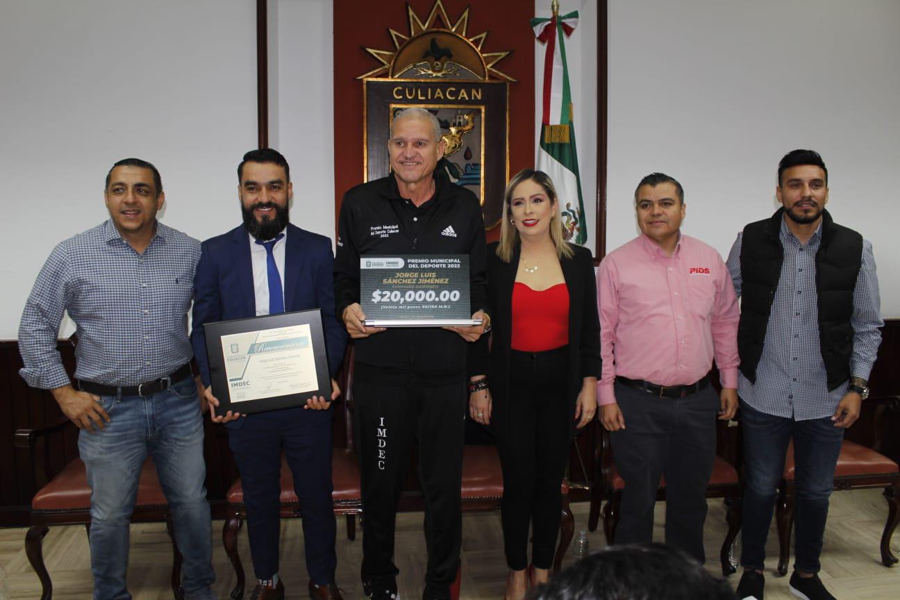 $!Gaxiola y García reciben el Premio Municipal del Deporte, en Culiacán
