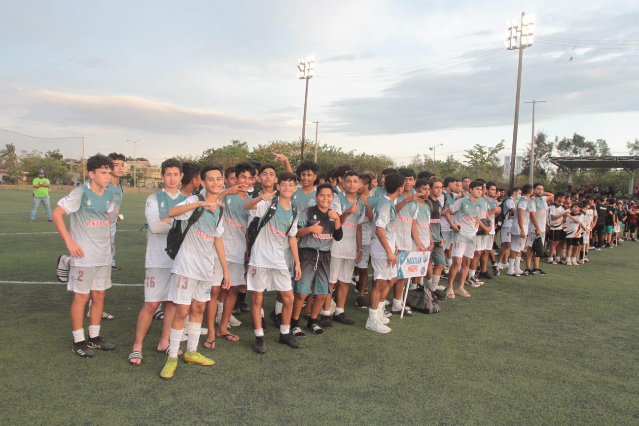 $!Futbolistas sinaloenses inauguran Torneo Estatal Juvenil, en Mazatlán