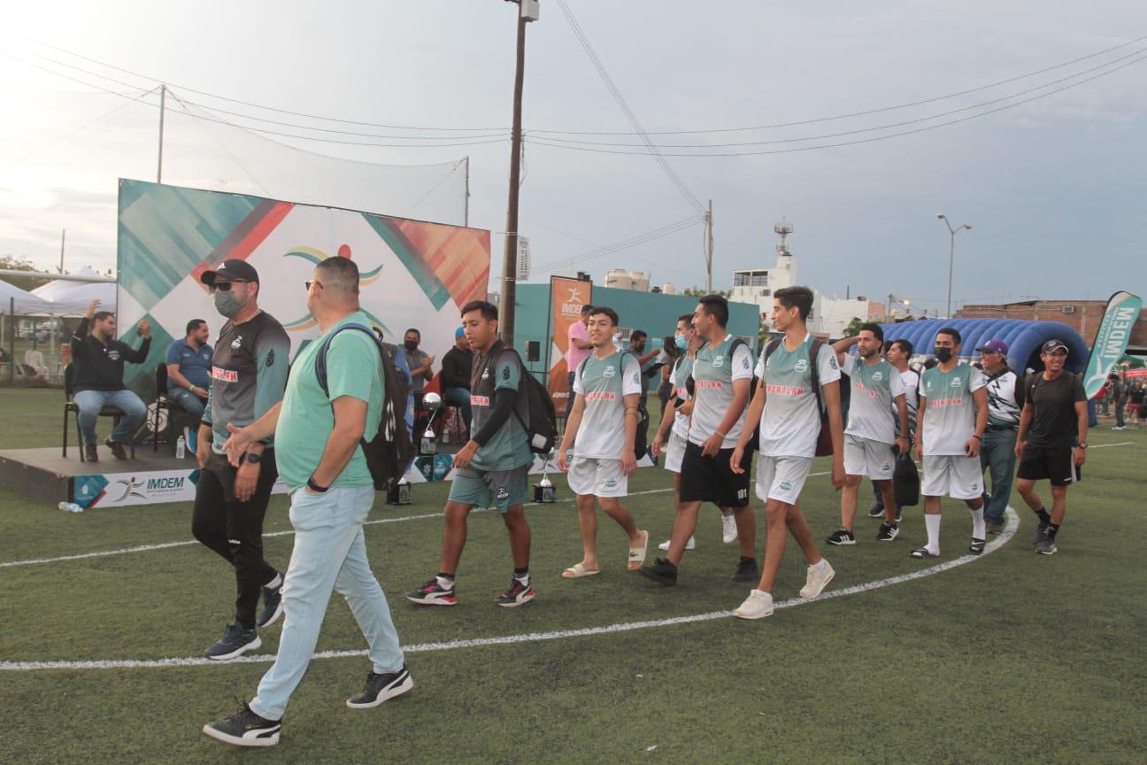 $!Futbolistas sinaloenses inauguran Torneo Estatal Juvenil, en Mazatlán