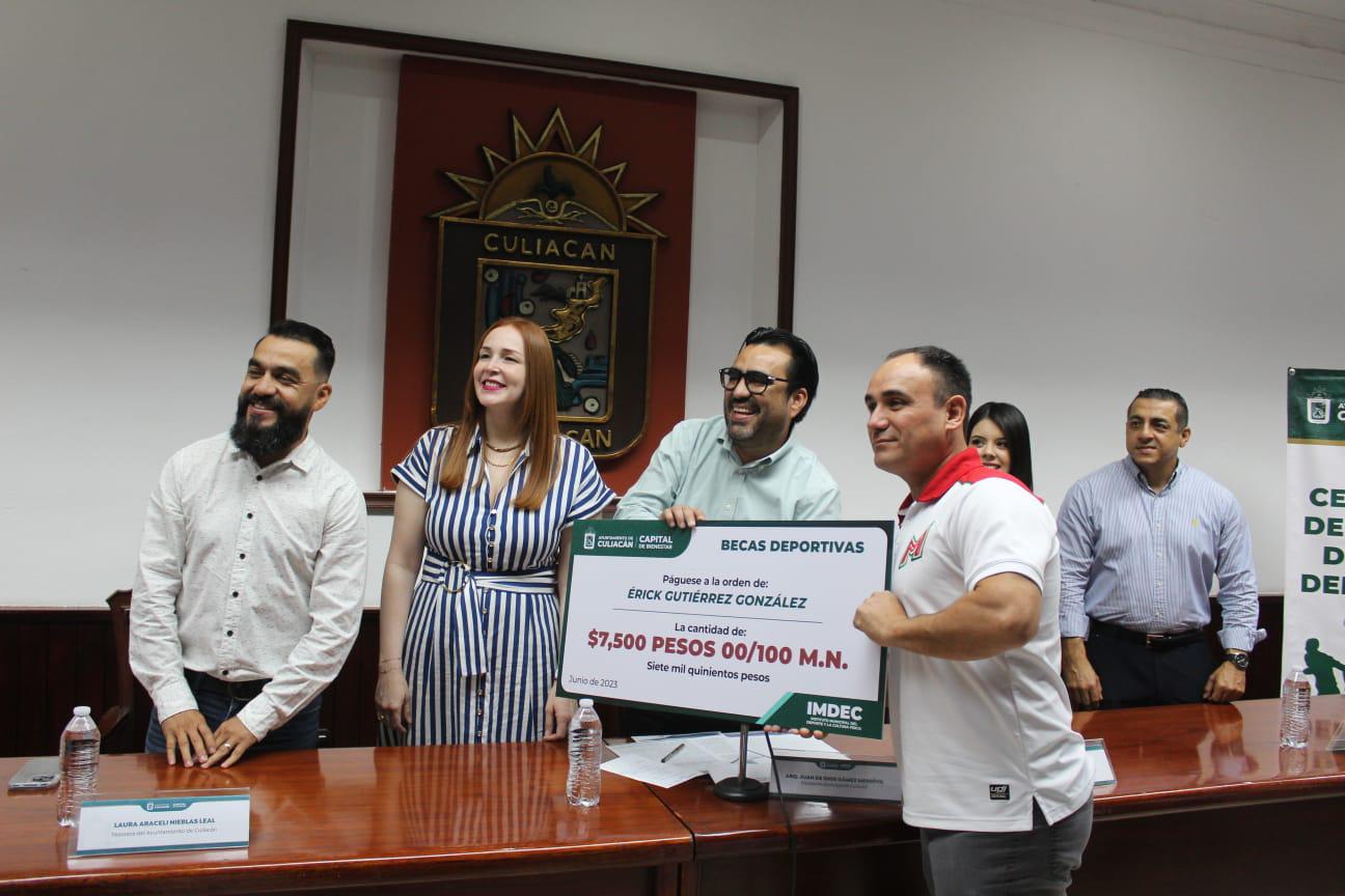 $!Reactivan entrega de becas deportivas en Culiacán