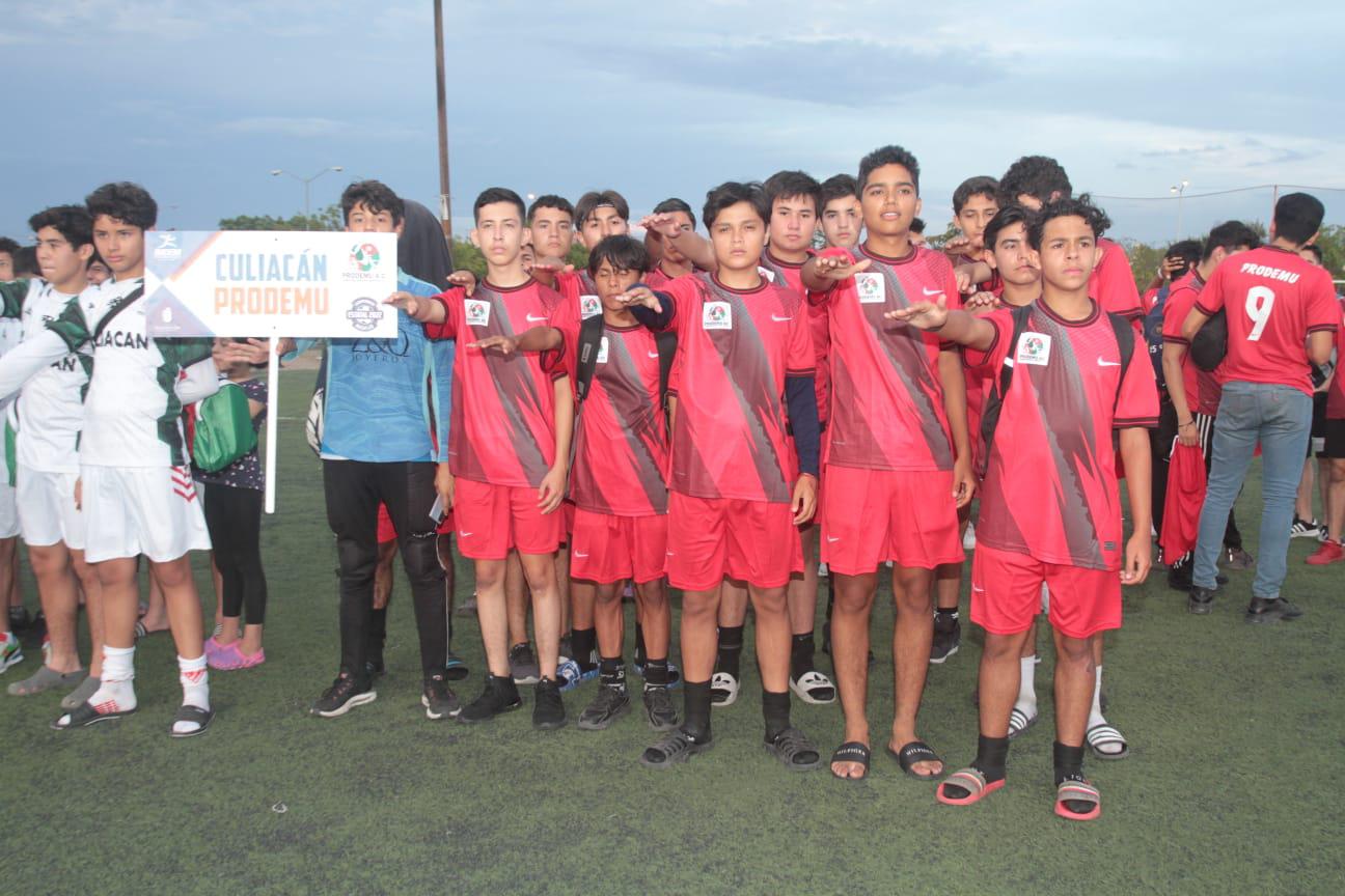 $!Futbolistas sinaloenses inauguran Torneo Estatal Juvenil, en Mazatlán