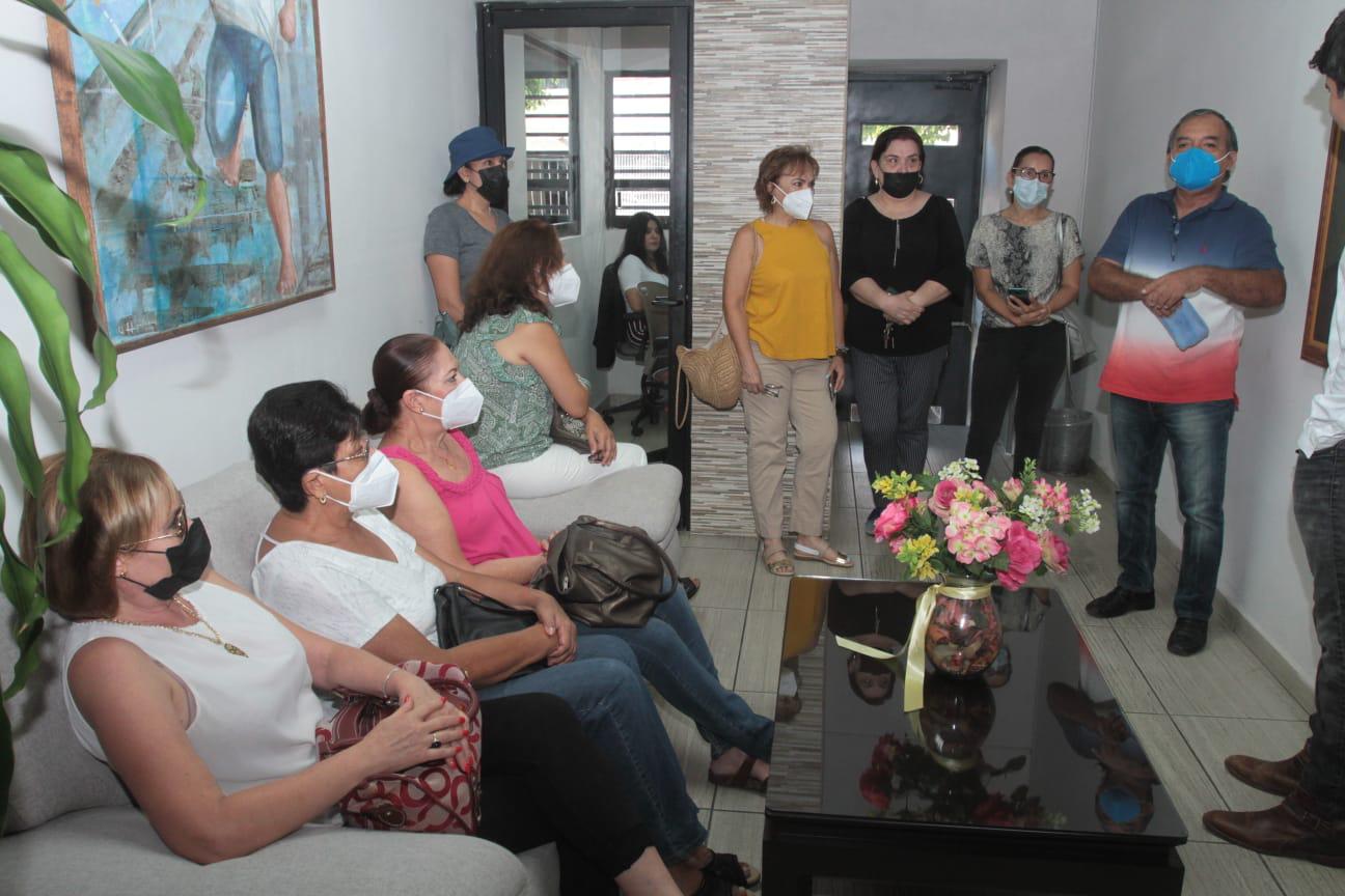 $!Habitantes del Fraccionamiento Sábalo Country, en Mazatlán, denuncian que las aguas negras brotan en sus casas
