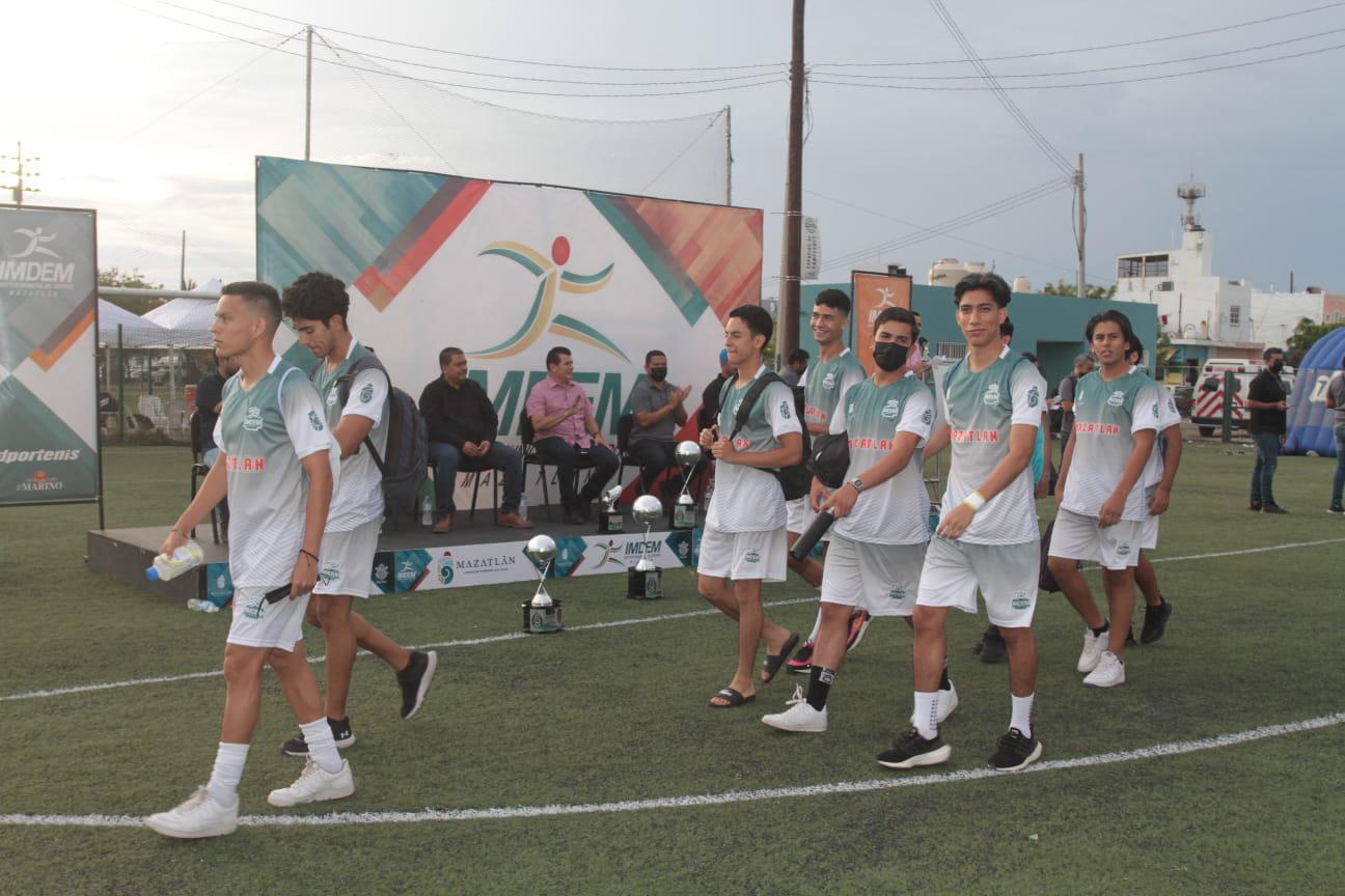 $!Futbolistas sinaloenses inauguran Torneo Estatal Juvenil, en Mazatlán