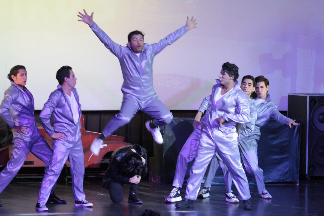 $!La compañía Tres60teatro pone a bailar y a cantar al público con Grease 2022