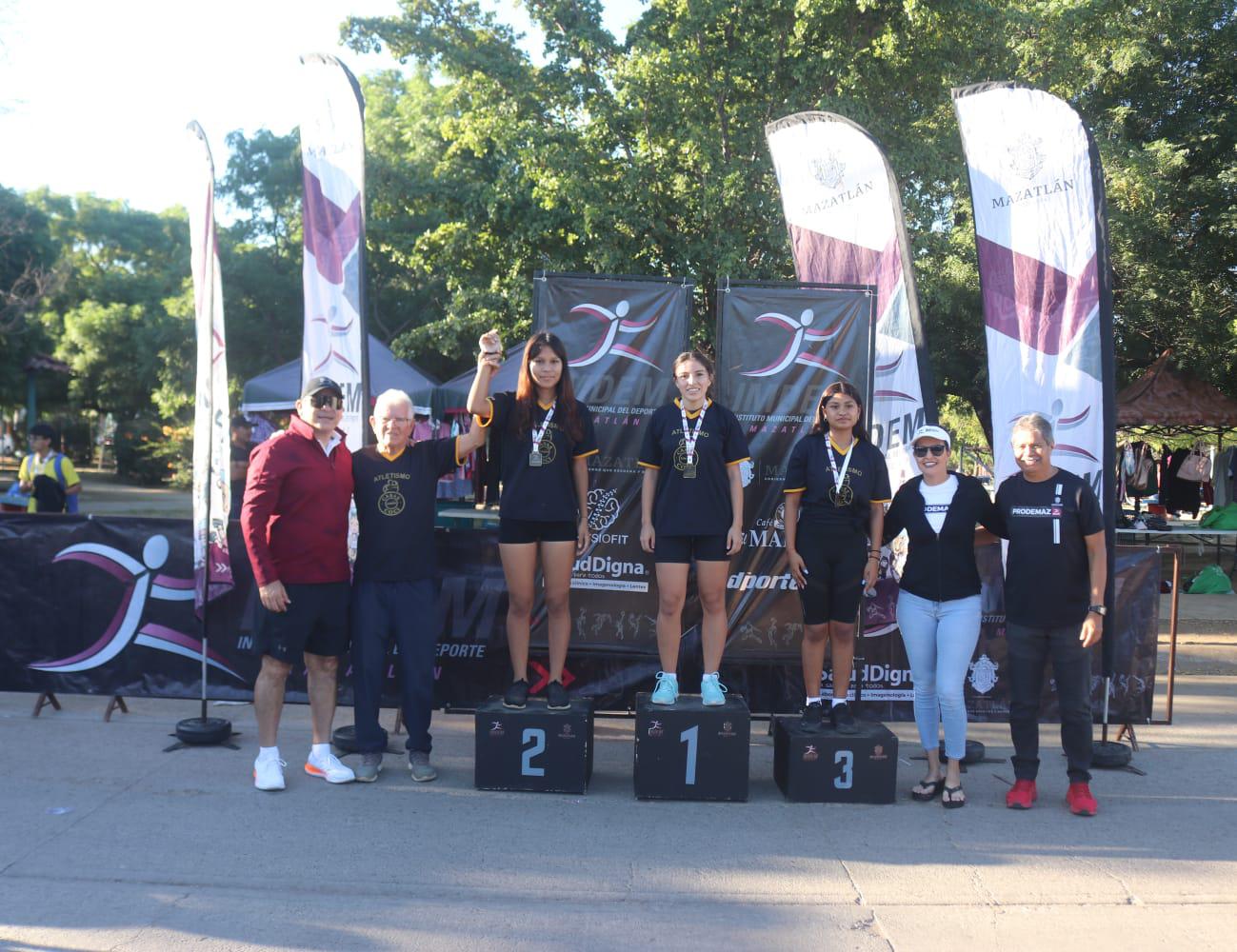$!Celebran niños en Santa Teresa el amor por el atletismo