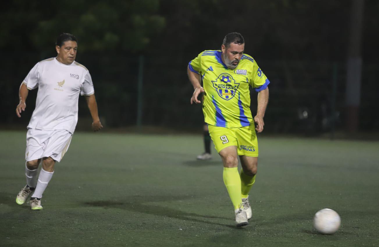 $!Panteras Flores Magón mantiene el invicto en Liga de Futbol de 55 Años y Más