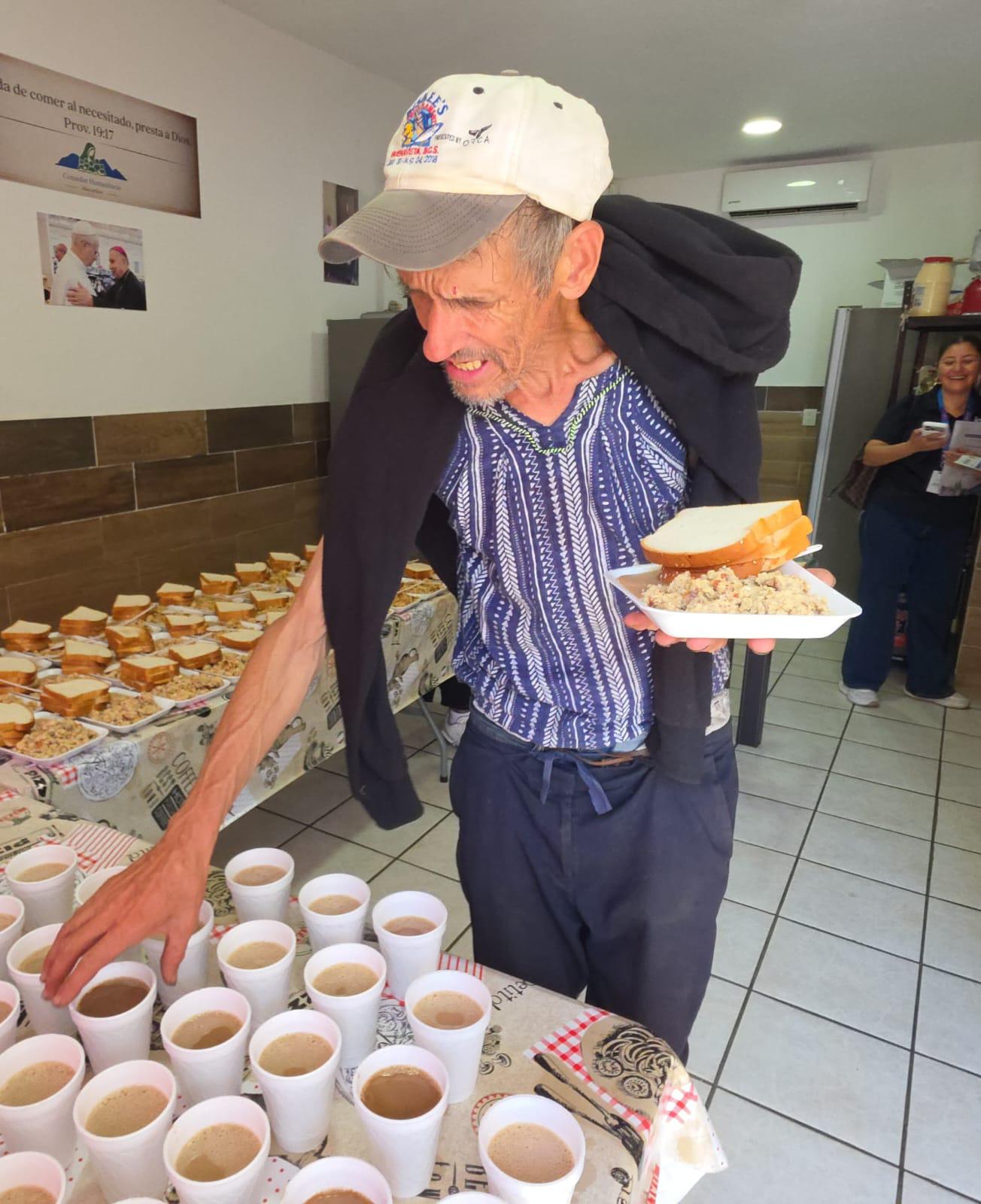 $!Comedor Humanitario reparte alimento y esperanza a más de mil personas cada mes en Mazatlán