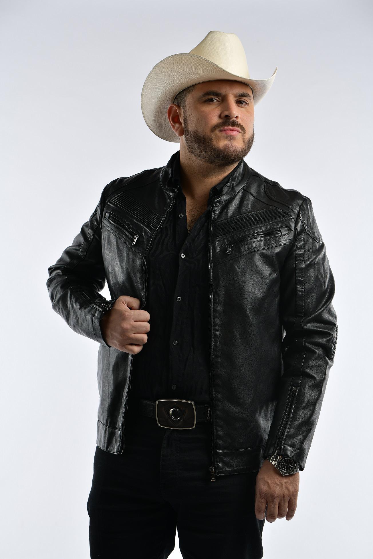 $!‘El Komander’ retoma el sencillo ‘Descansa mi amor’, para dedicarlo a Debanhi Escobar