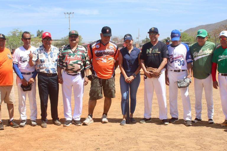 Se canta el playbol en Liga de Beisbol Anabeiss-Veteranos
