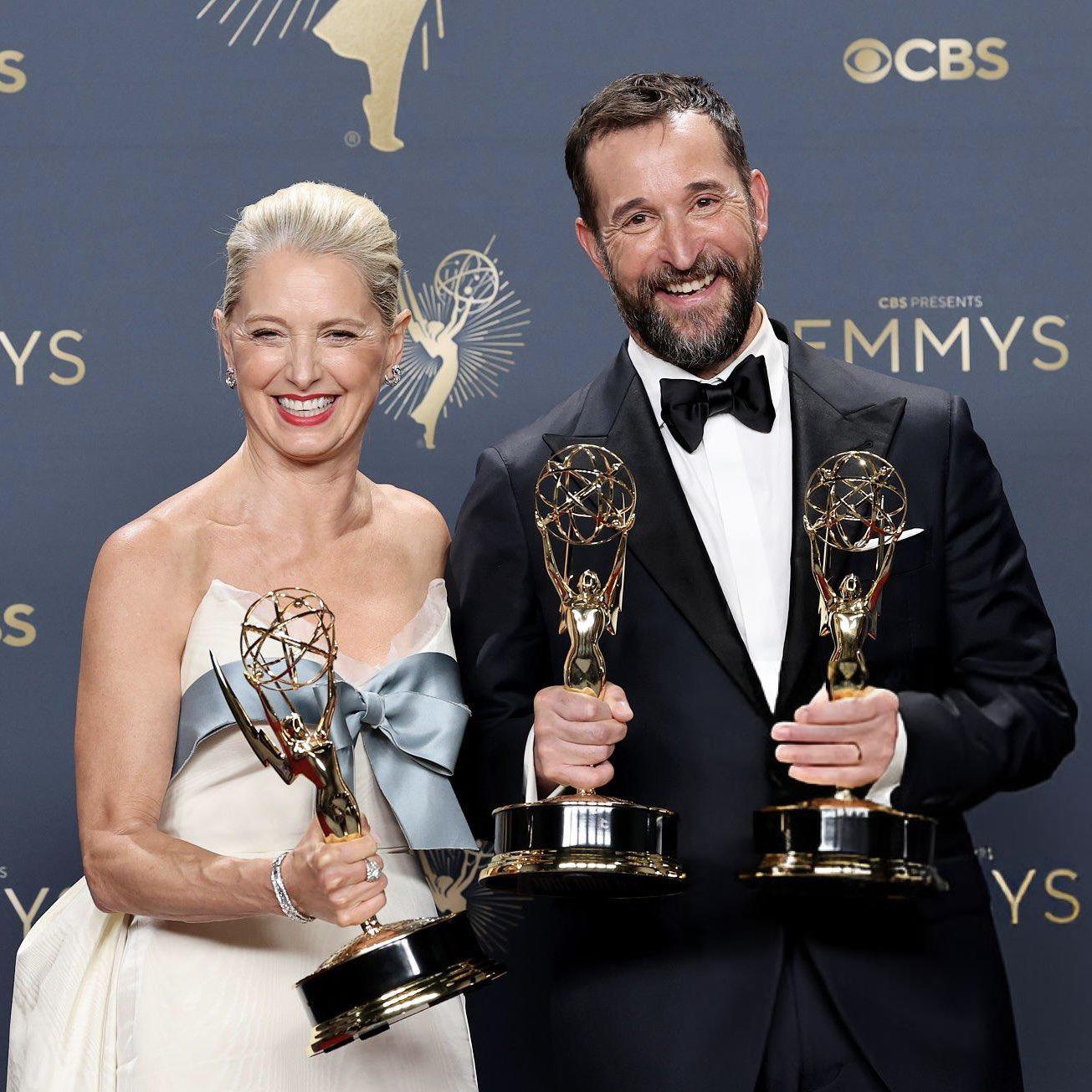 $!Katherine LaNasa y Noah Wyle ganaron premios por sus papeles en The Pitt