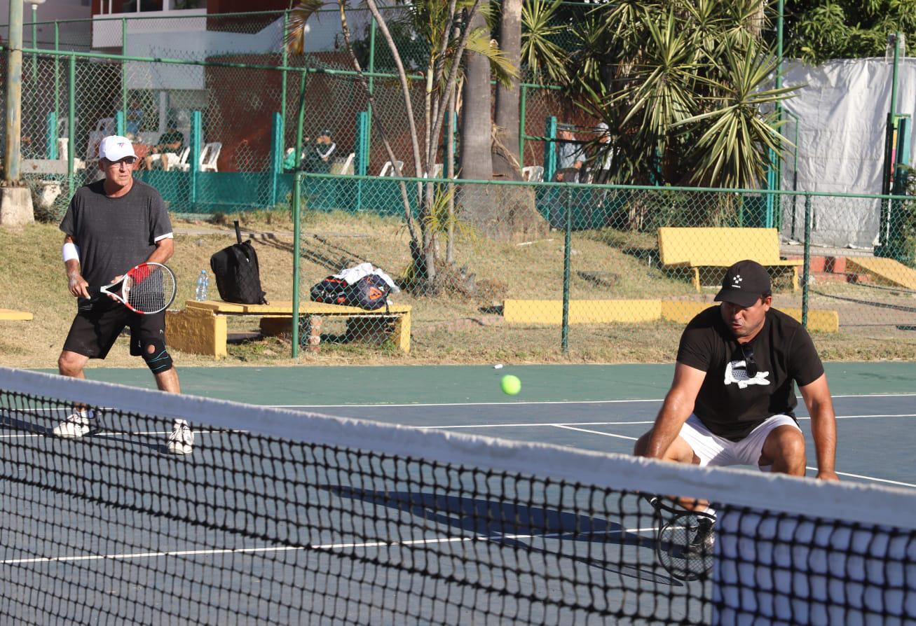 $!Díaz y Escoboza sufren para imponerse en Torneo de Tenis Nancy Grimes