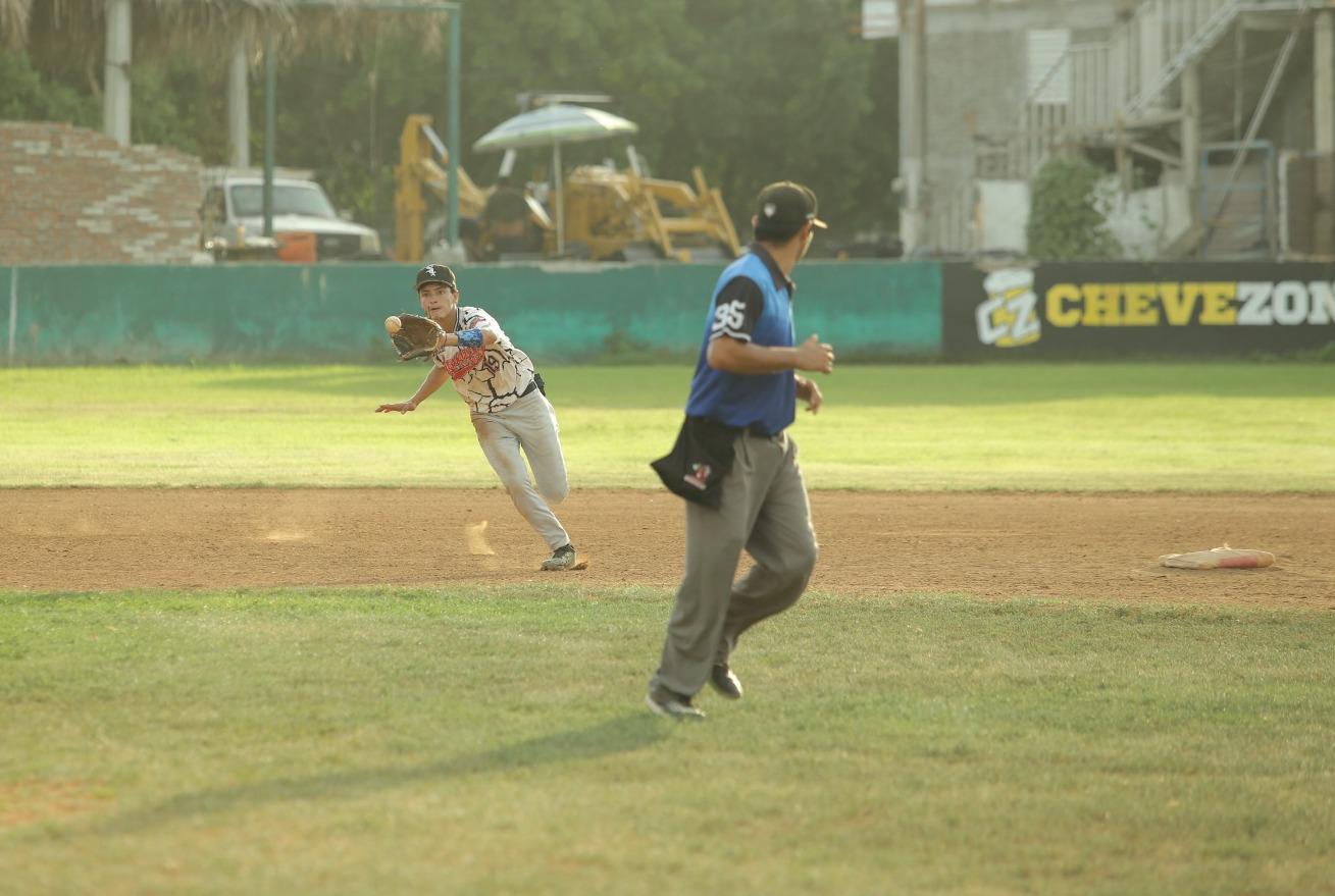 $!Lino’s empareja récord en Liga Meseros al Bat