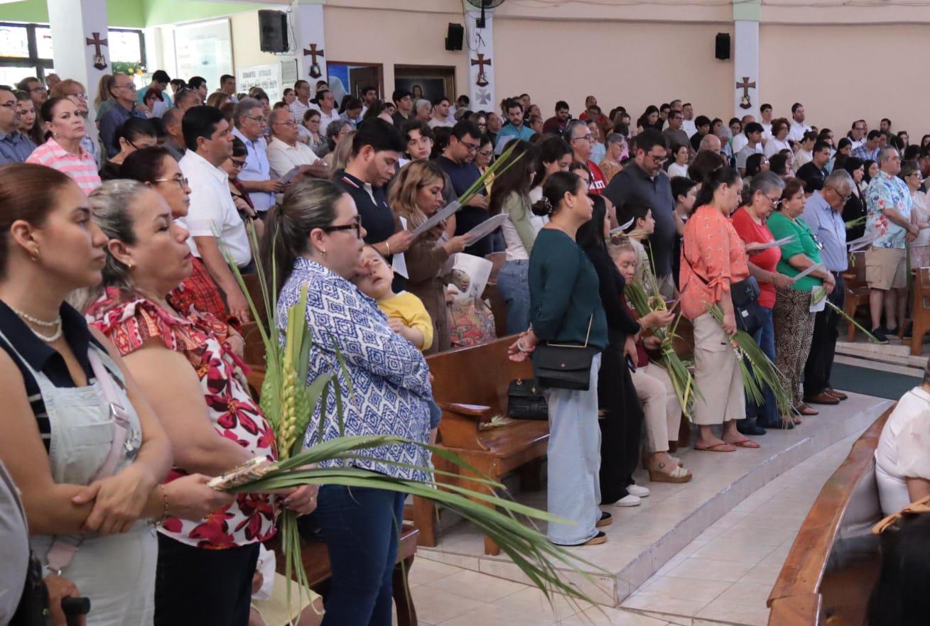 $!Celebra parroquia San Judas Tadeo el Domingo de Ramos con lectura de la ‘Pasión del Señor’