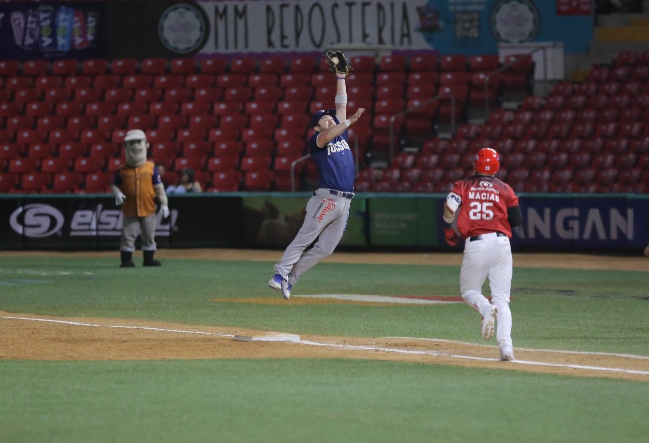 $!Venados le pega a Tucson con José Luis Urquidy y Andrés Álvarez como protagonistas