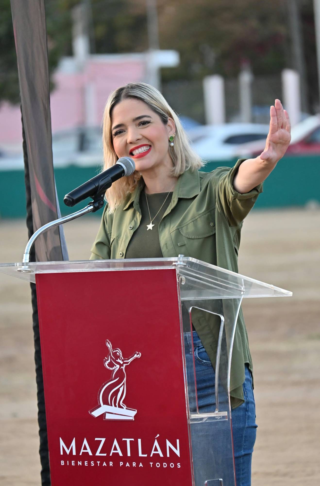 $!Entregan rehabilitación de campo de beisbol en la Francisco Villa