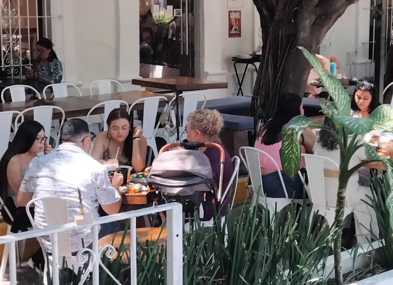 $!Se reactiva economía de Mazatlán por Día de las Madres