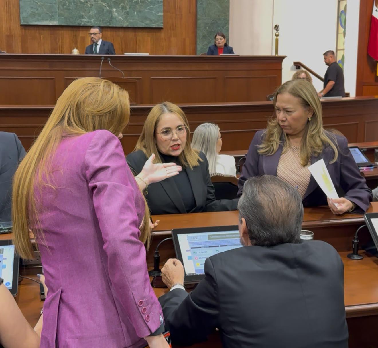 $!PRI y MC reclaman en el Congreso de Sinaloa: les niegan participación en tribuna