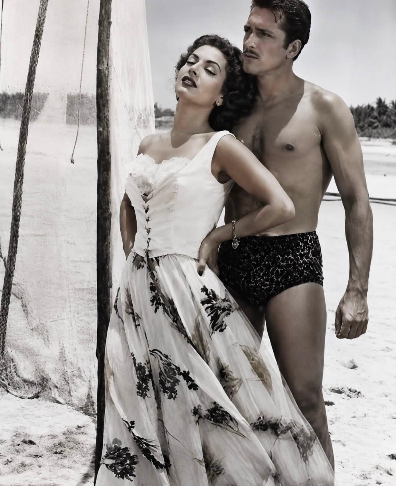 $!Aquí junto al actor Miguel Torruco en el filme La Estatua de Carne (1951).