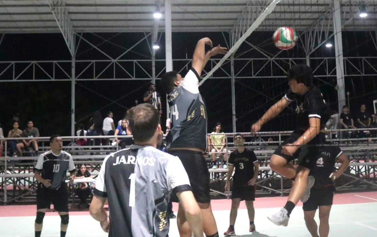 $!Vibra la Unidad Deportiva Benito Juárez con las finales de la Liga de Voleibol Imdem Primavera-Verano