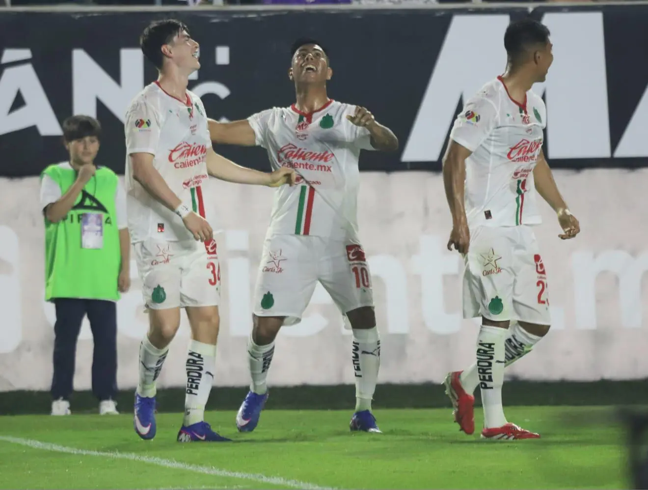 $!Chivas conserva el invicto pese a fuerte cierre de Mazatlán
