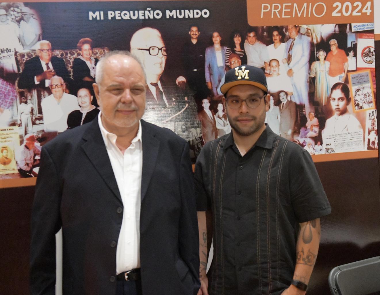$!El periodista Francisco Javier Chiquete Cristerna, de Mazatlán, y el escritor José Fernando Castillo Mejía, del Estado de México reciben el Premio Nacional de Poesía y Cuento “Dr. Enrique Peña Gutiérrez”.