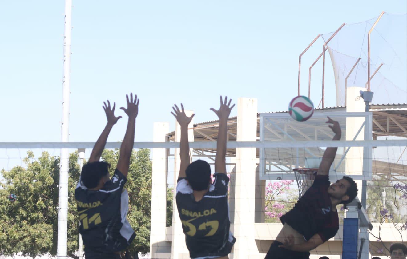 $!‘Encienden’ porras el zonal de voleibol de sala