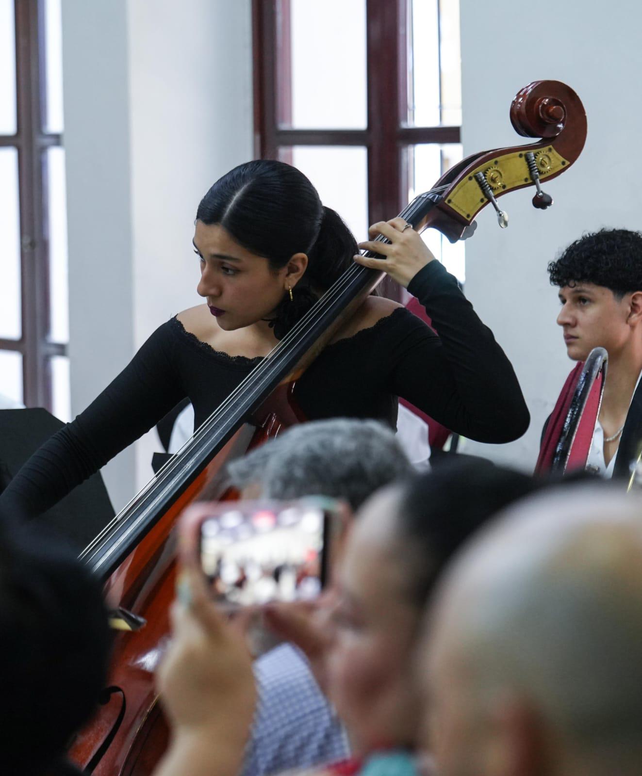$!La música de Cri-Cri representa un reto técnico importante, en sus piezas conviven distintos estilos: vals, polka, pasodoble, marchas y swing.