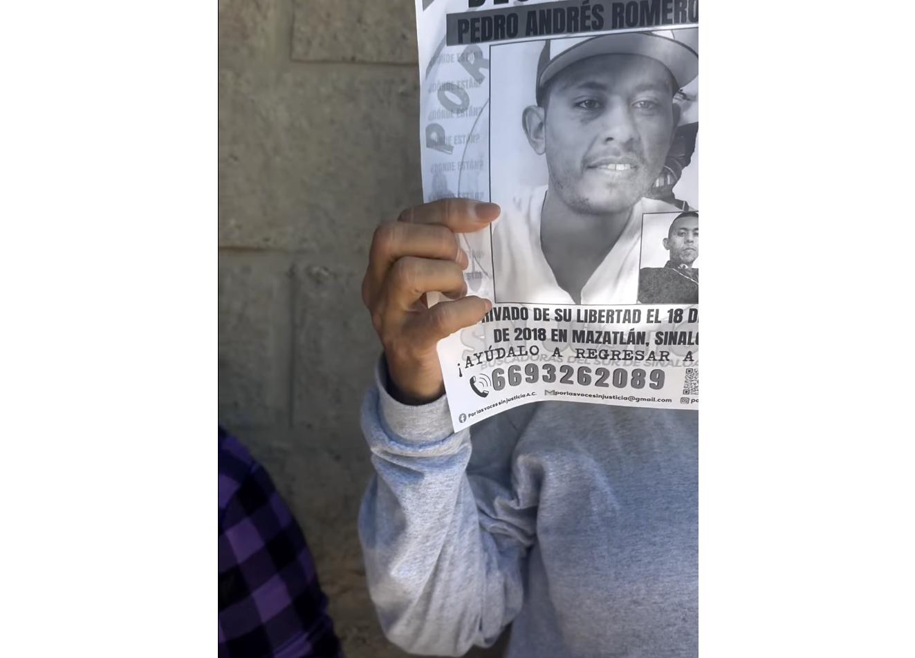 $!Por las Voces Sin Justicia muestra su lucha de búsqueda con pega de fichas en Pradera Dorada, en Mazatlán