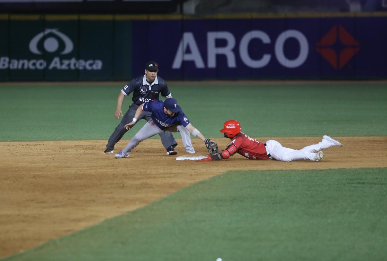 $!Venados le pega a Tucson con José Luis Urquidy y Andrés Álvarez como protagonistas