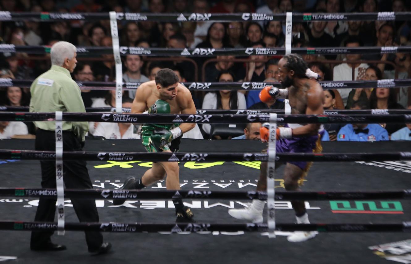 $!Marco Verde triunfa en su debut profesional en casa