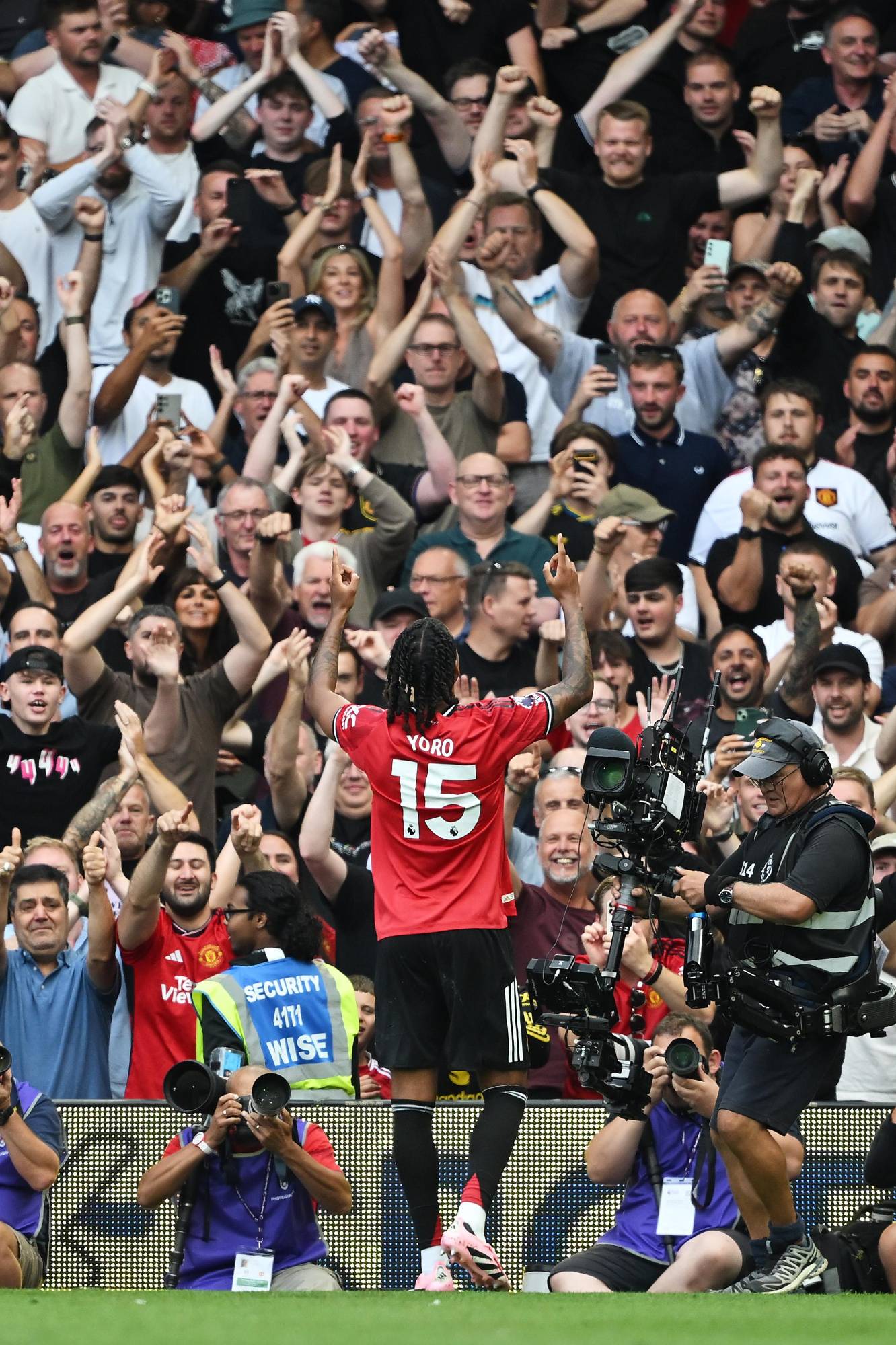 $!Raúl Jiménez y el Fulham rescatan un valioso empate ante el Manchester United
