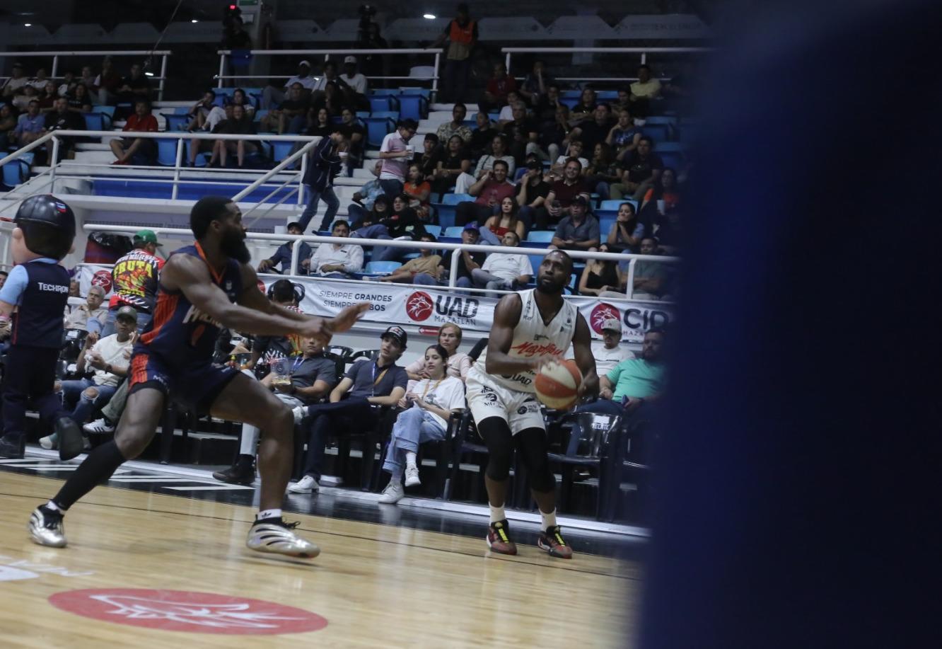 $!Se impone Venados Basketball con autoridad sobre Pioneros de Los Mochis en el arranque de la última serie en casa