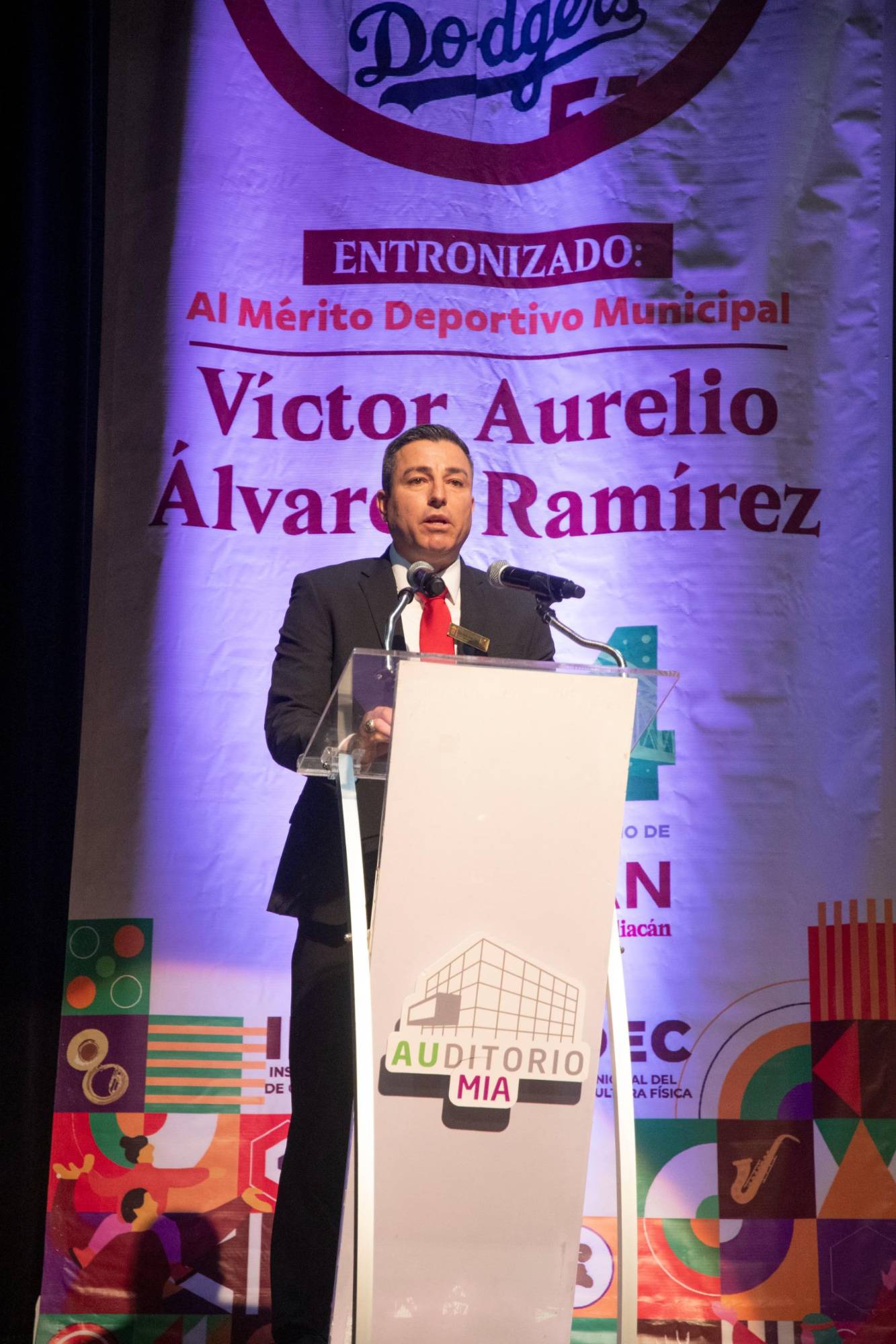 $!Ingresa Víctor Álvarez al recinto de los inmortales del Mérito Deportivo de Culiacán