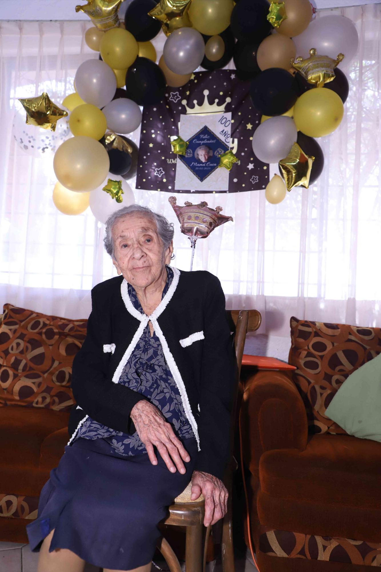 $!Mamá Cuca feliz el día de su cumpleaños.