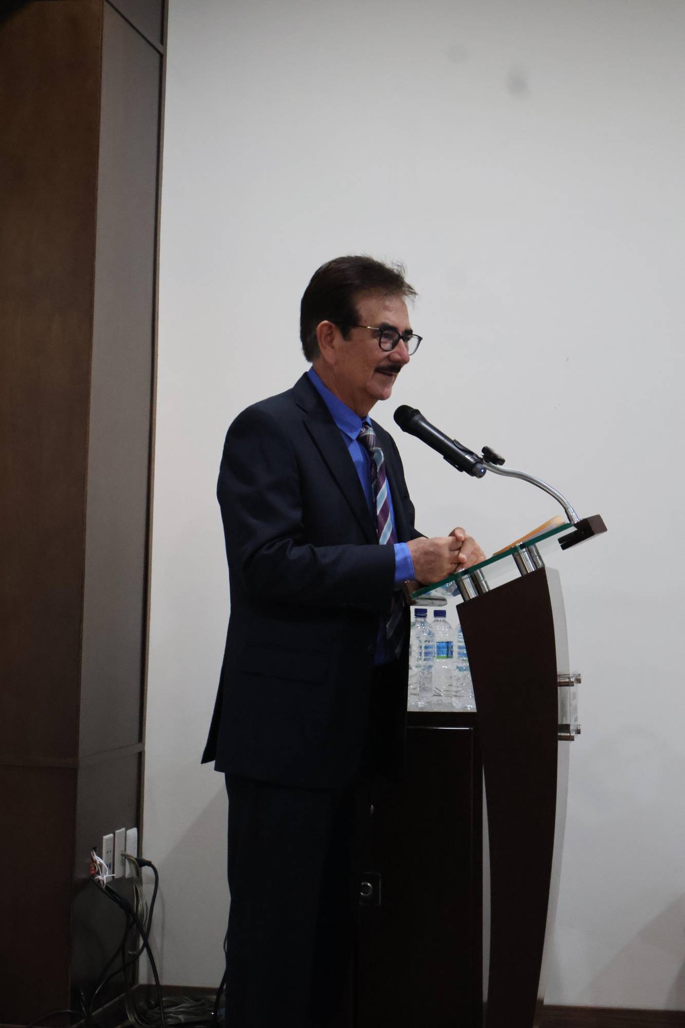 $!Jesús Manuel Santiago Osuna, director del hospital, expresó un mensaje a los presentes.