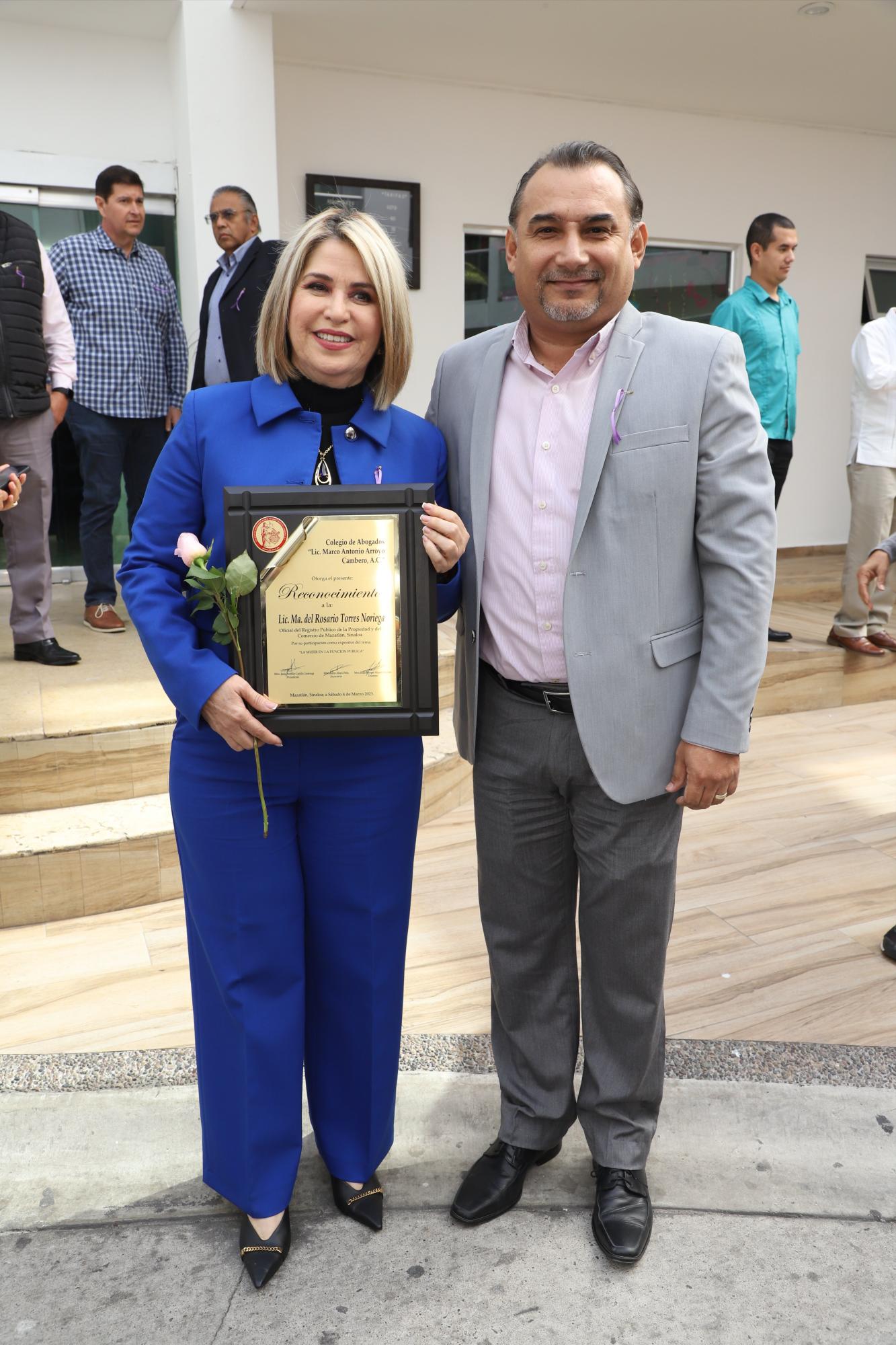 $!María del Rosario Torres Noriega y Jesús Antonio Castillo.