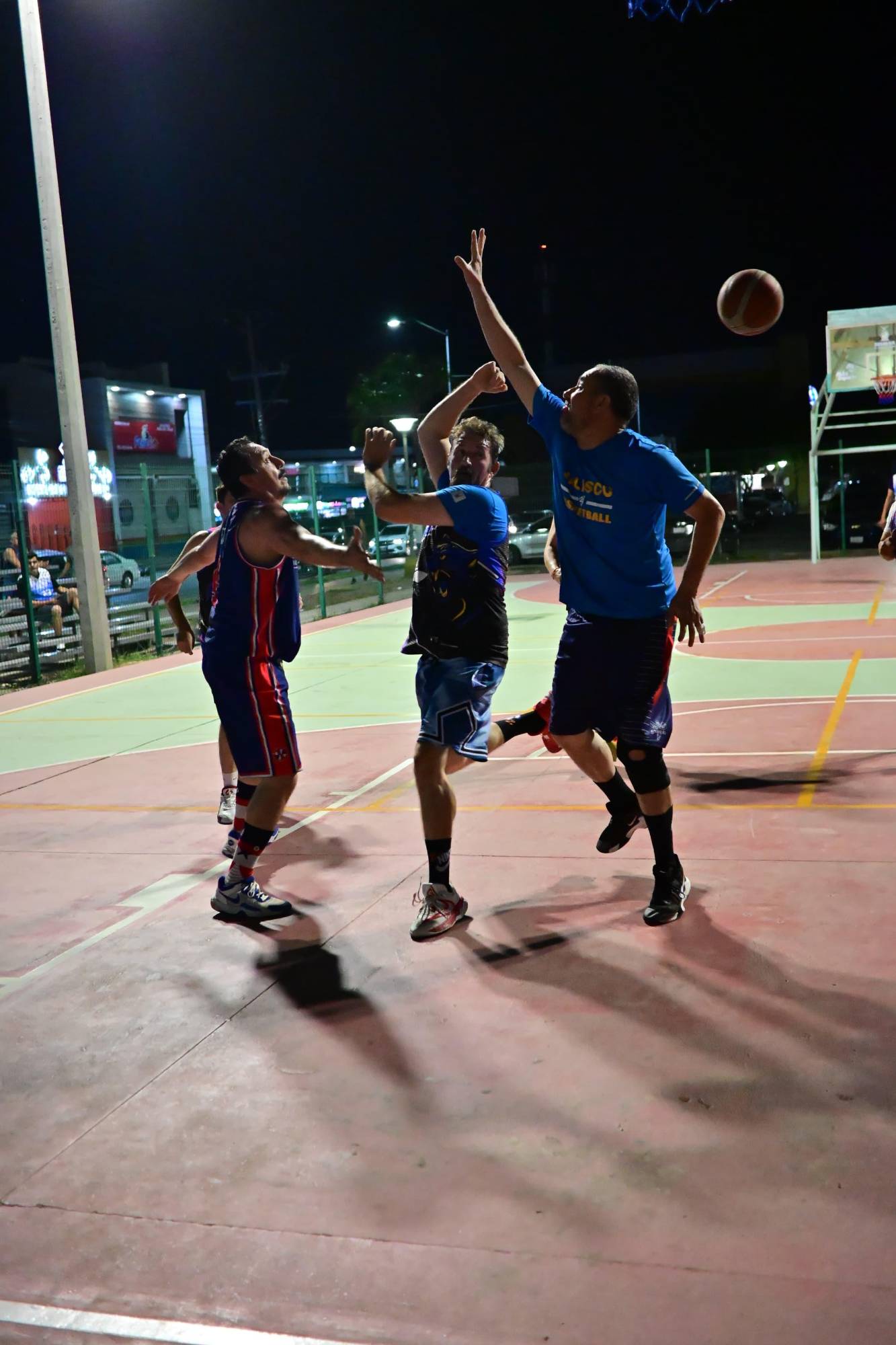 $!Premian a los mejores de la Liga de Baloncesto del Parque Lineal e inauguran una nueva edición