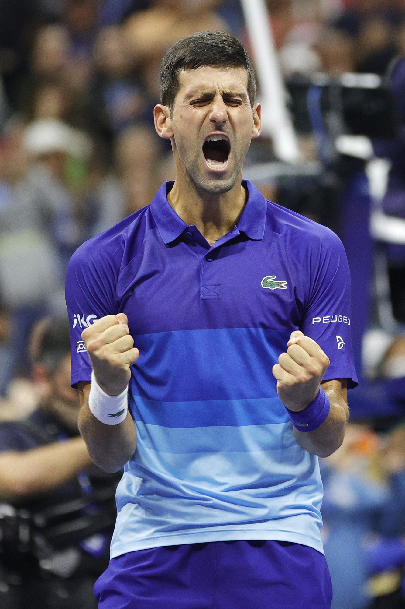$!El sueño de hacer historia sobrevive: Djokovic vence a Zverev en cinco sets