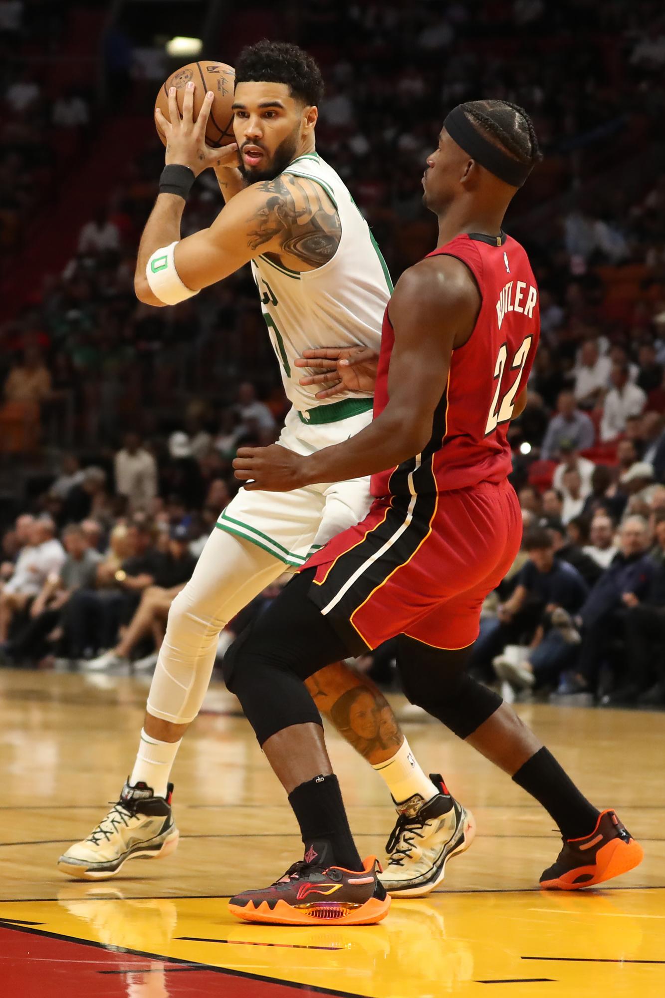 $!Jayson Tatum lleva al triunfo de Boston Celtics en la casa de Miami Heat