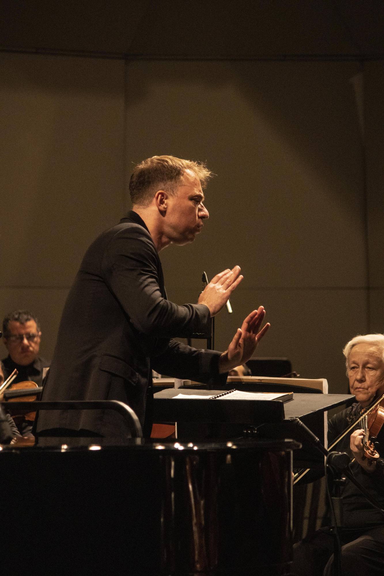 $!El maestro Alexander Humala fue invitado como director huésped.