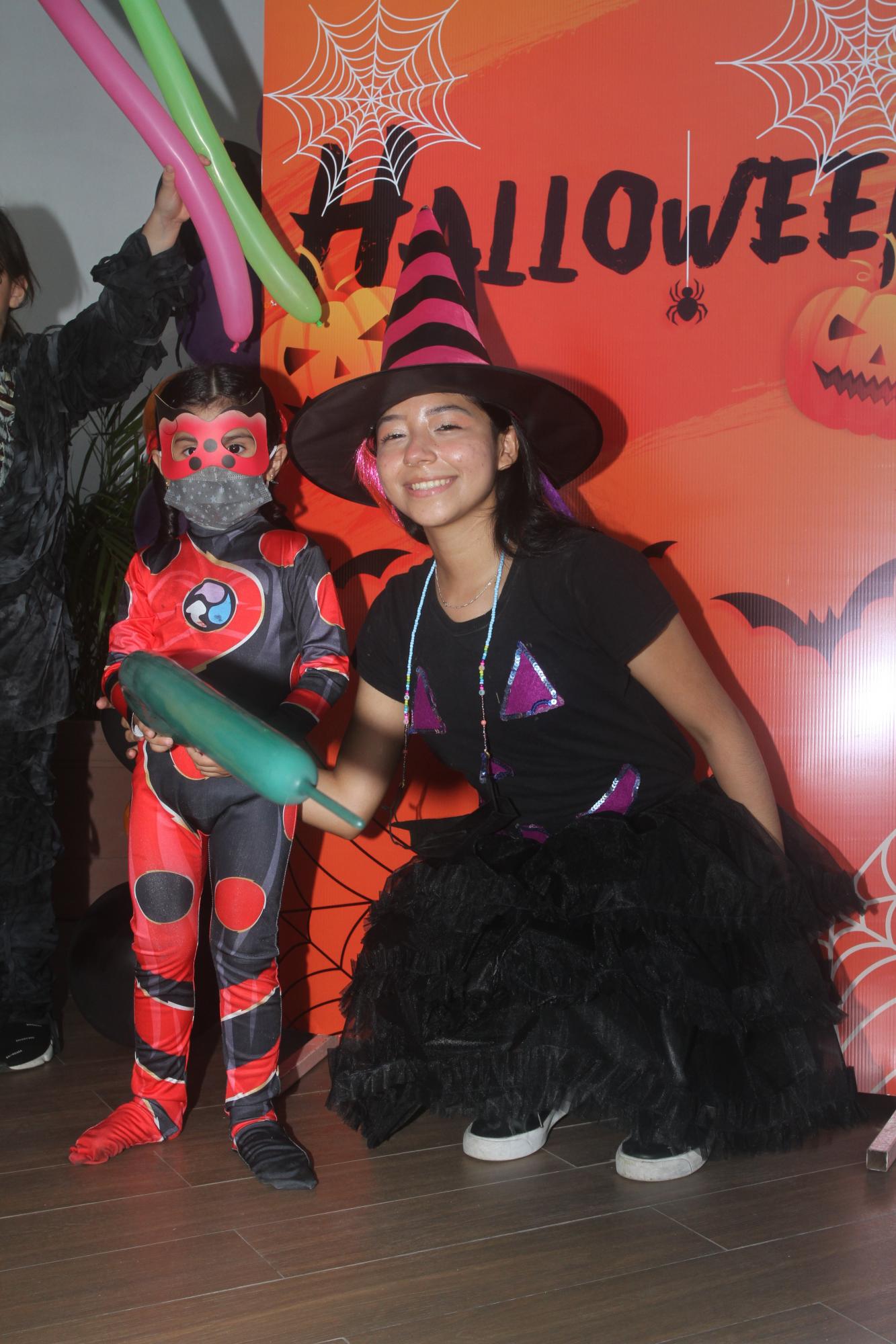 $!Silvana Ramírez y Vivian Torres.