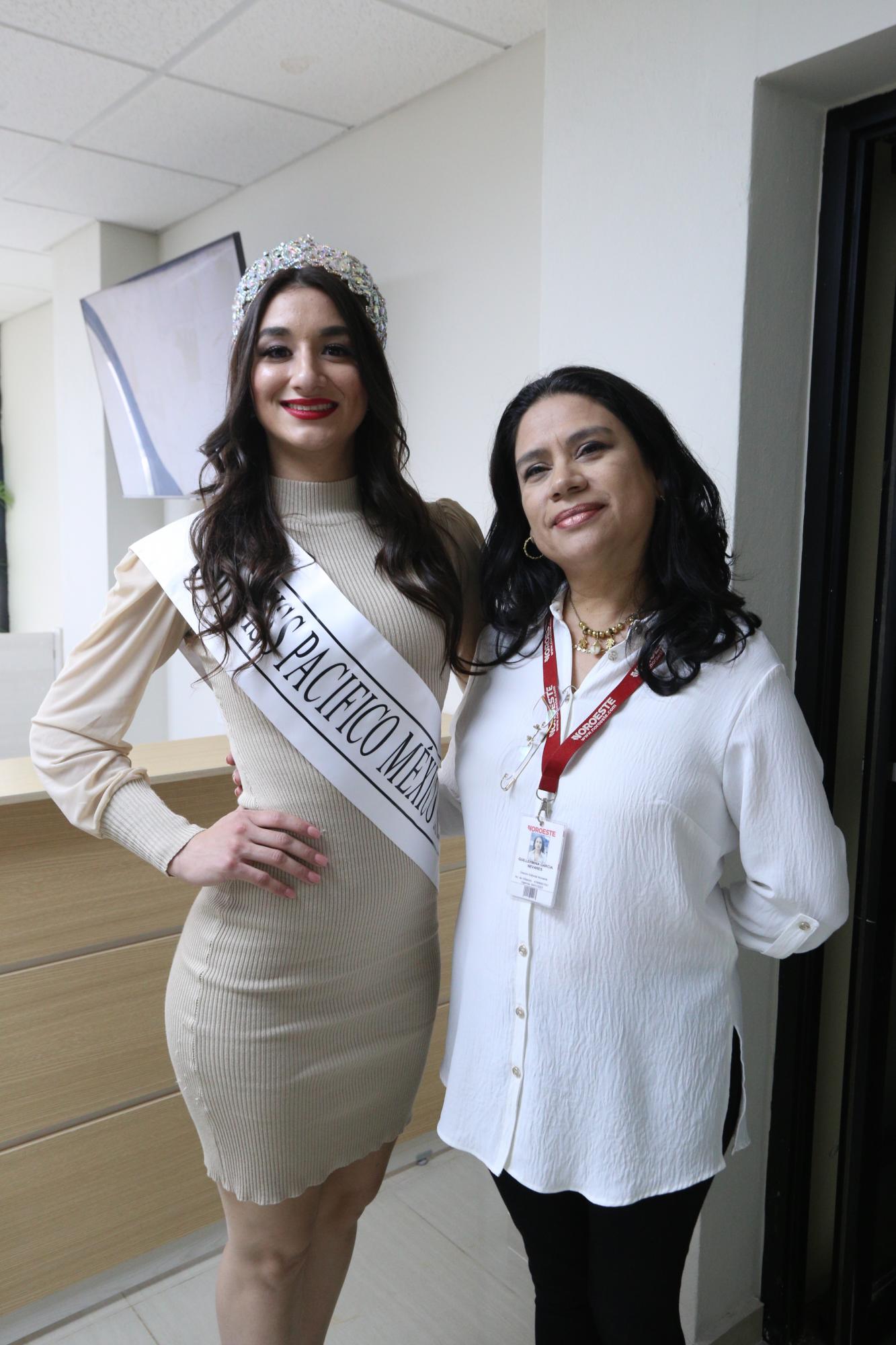 $!Jacqueline Jáuregui, Miss Pacífico México 2023, junto a Guillermina García.