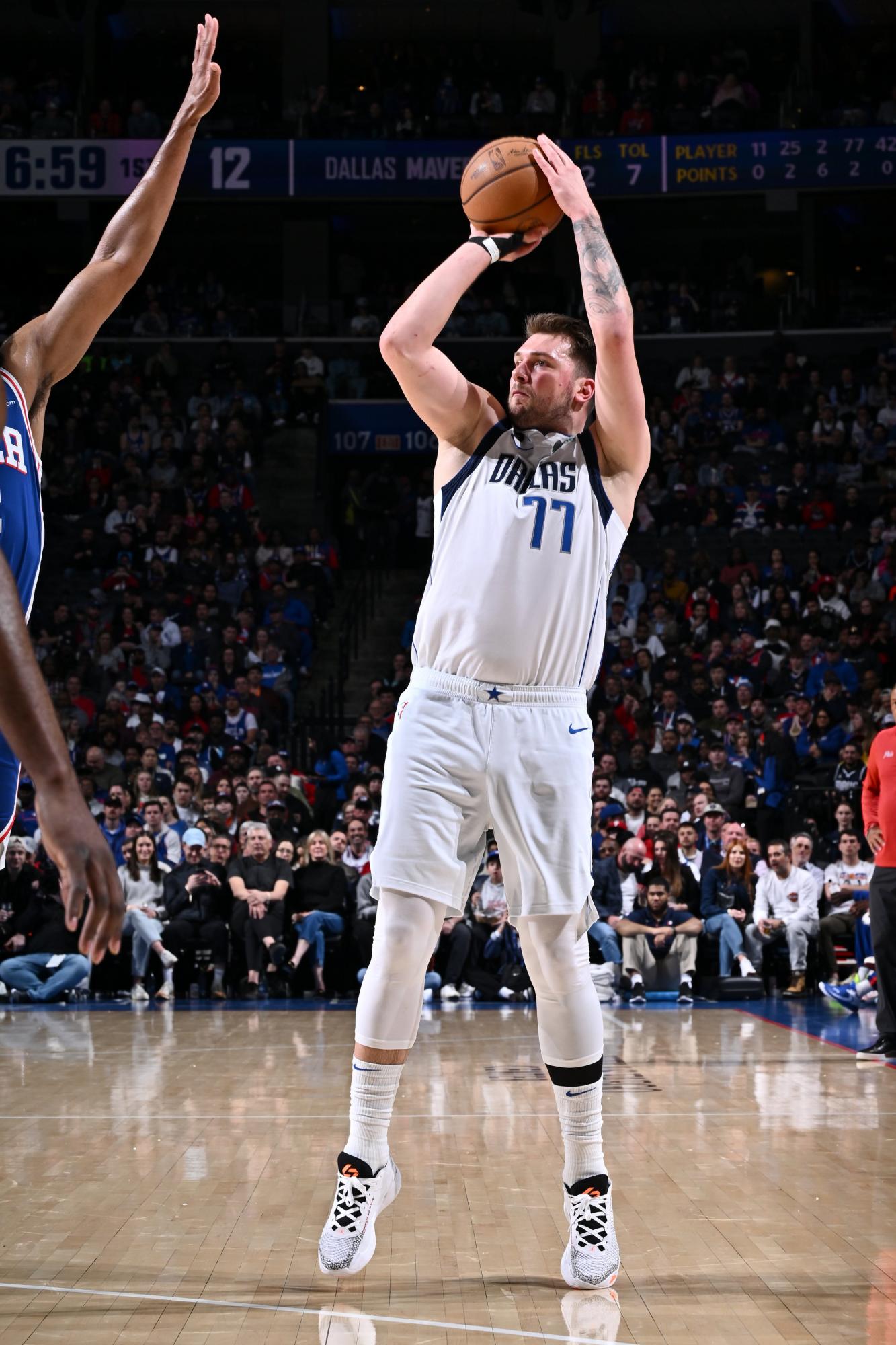 $!Los de Embiid y Harden vencieron a los de Doncic e Irving