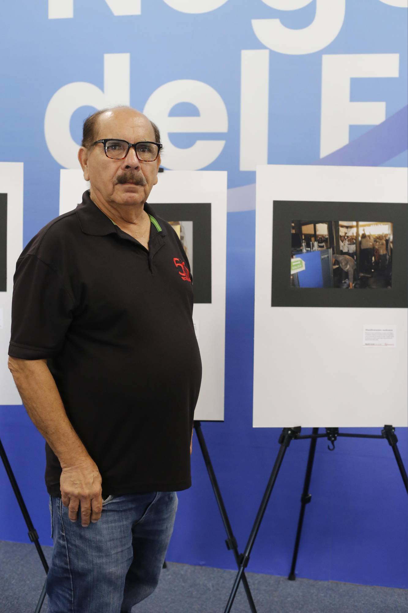 $!El fotógrafo Alejandro Escobar participa en la exposición.