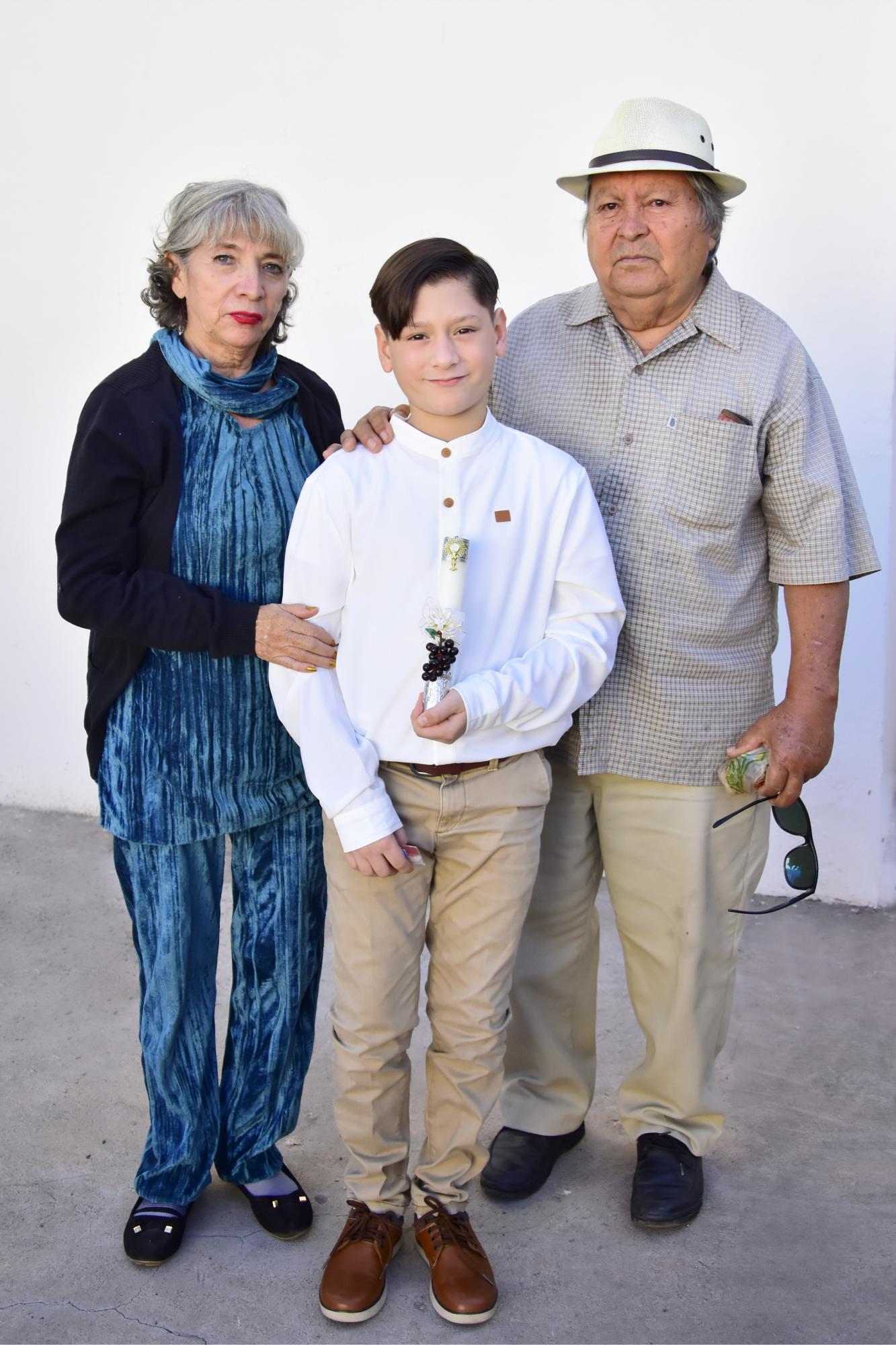 $!Recibe su Primera Comunión Santiago Medina Mendoza