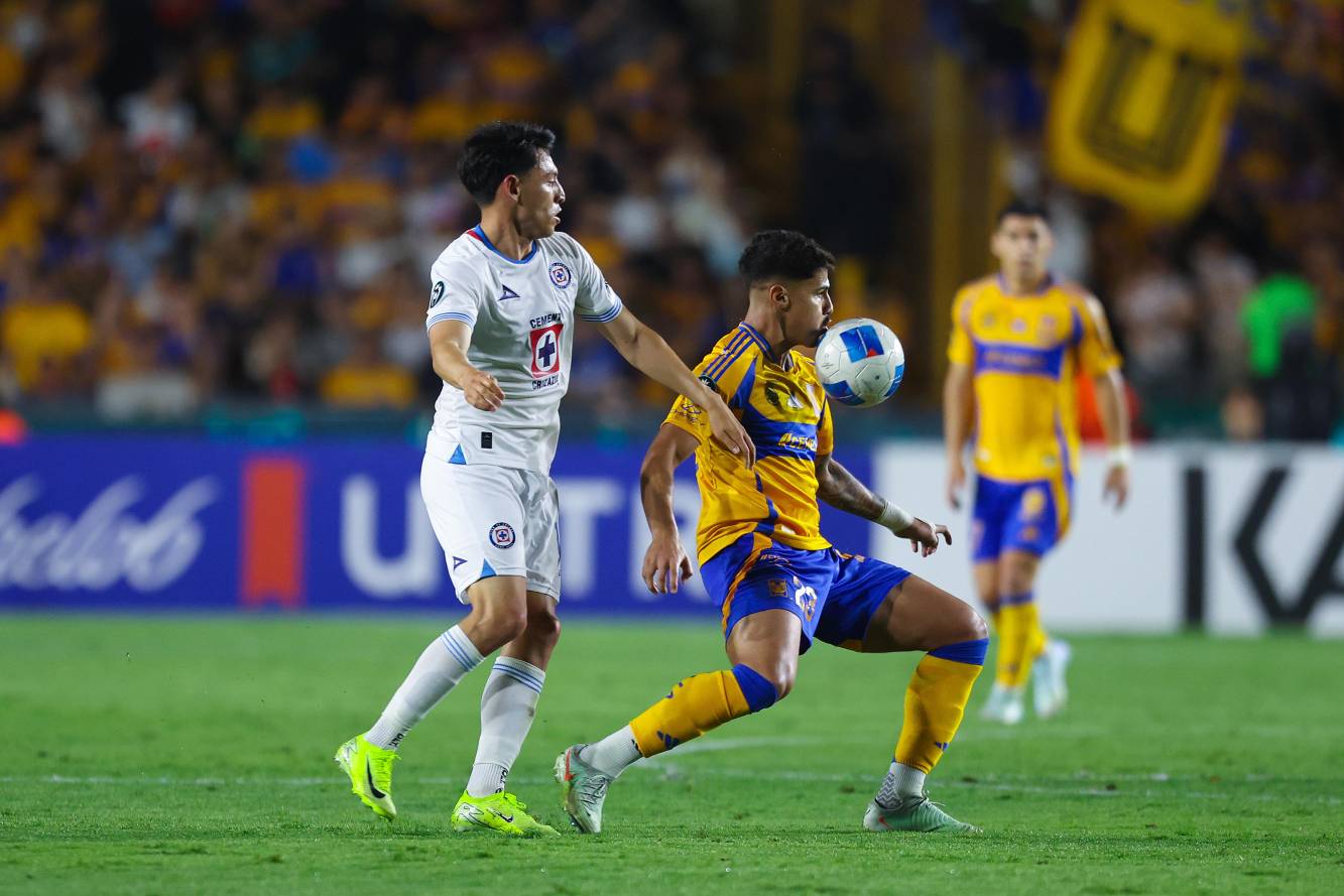 Tigres y Cruz Azul empatan en la ida de semifinales; la Máquina saca ...